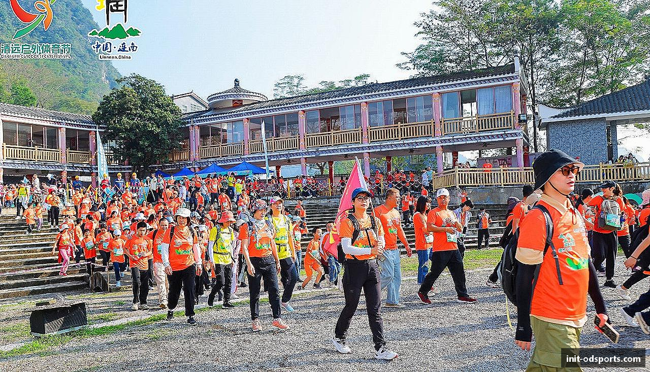 风雨同舟，共创辉煌！